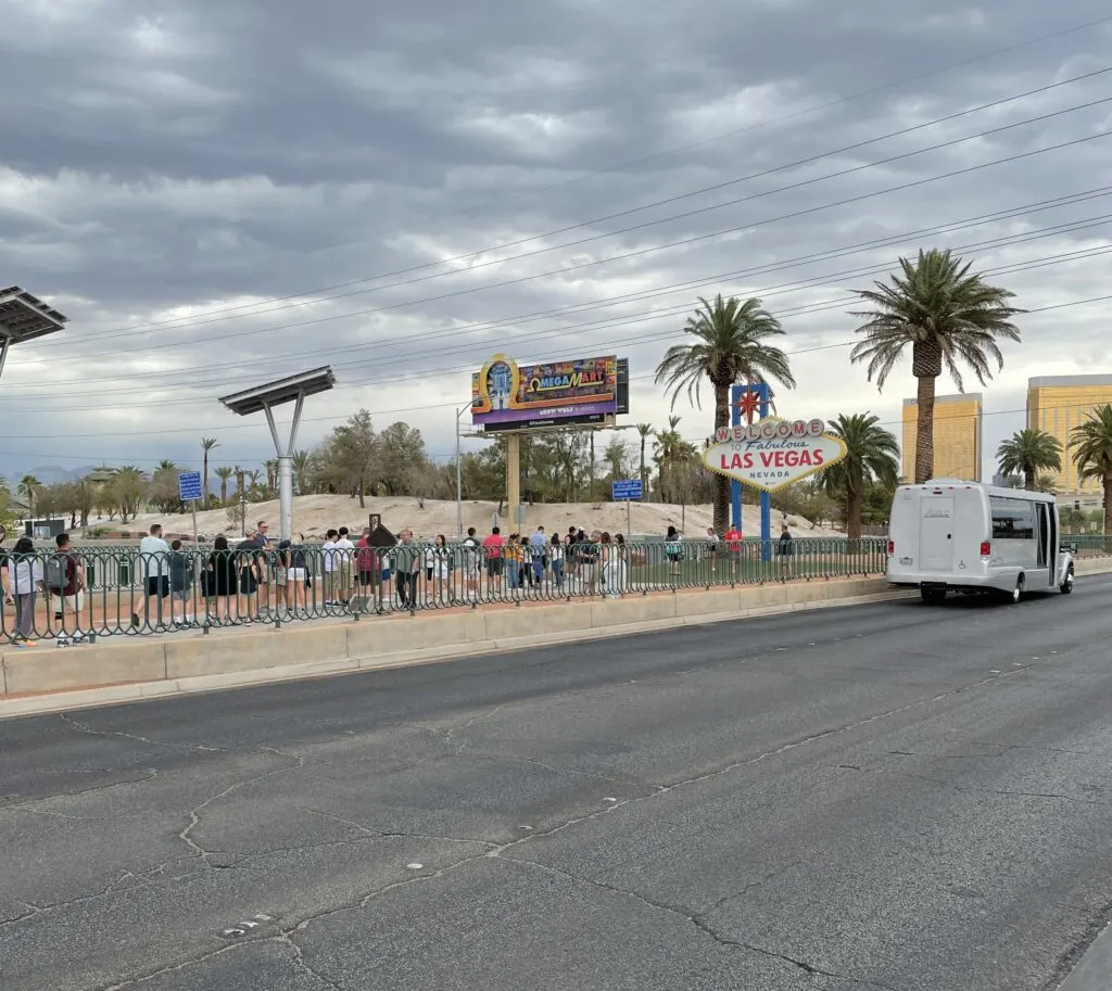 Where is the Las Vegas Sign Located? - LazyTrips