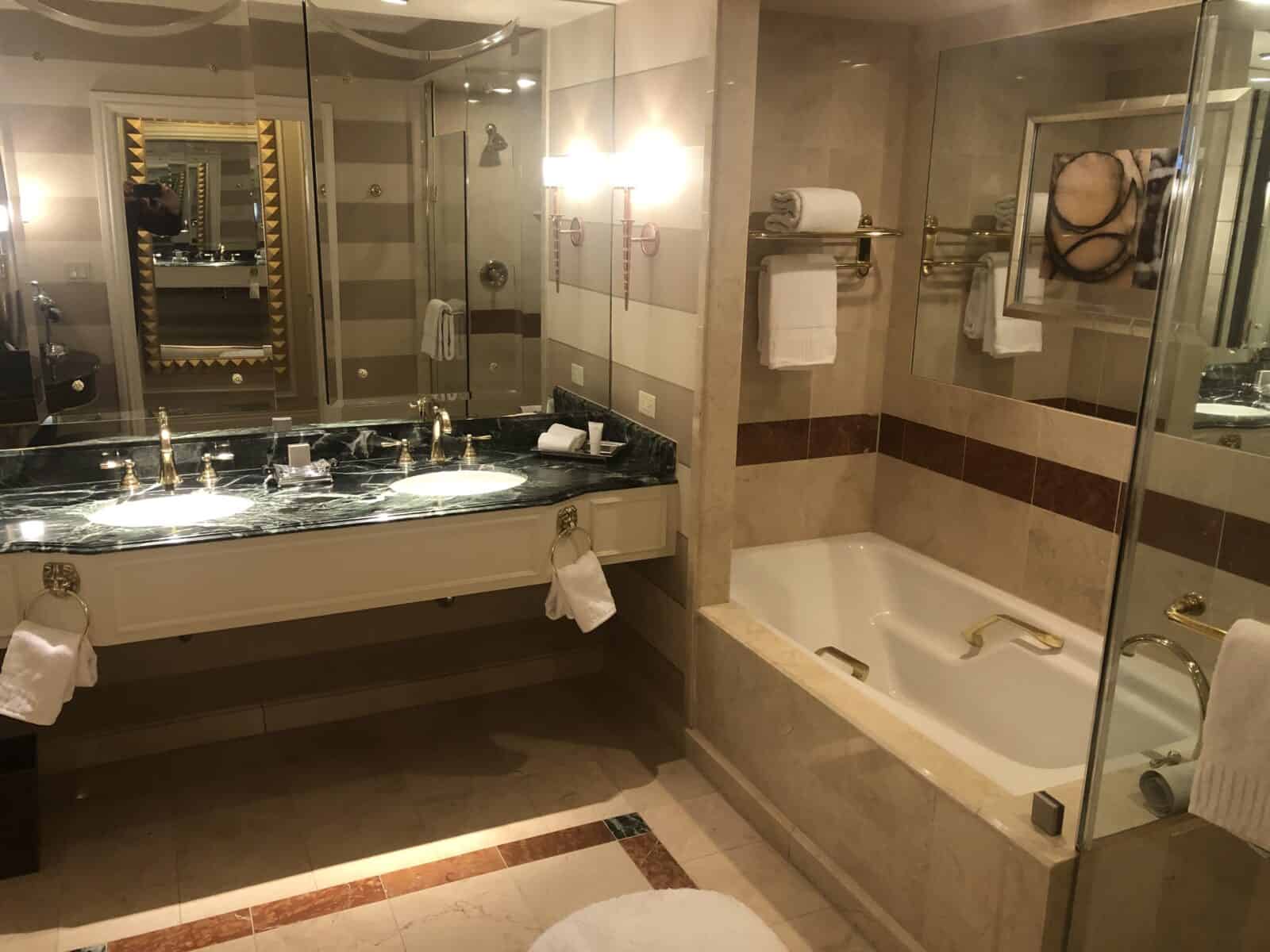 Las Vegas Luxury King Suite Review