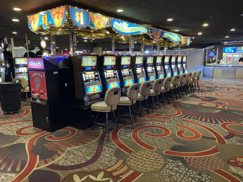 Vegas Casinos Still Offering Coin Operated Slots VP