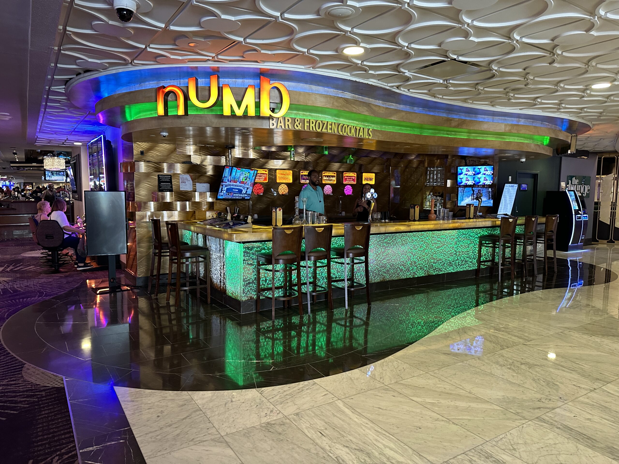 Where to Find BIG Drinks in Vegas Margs by the Yard!