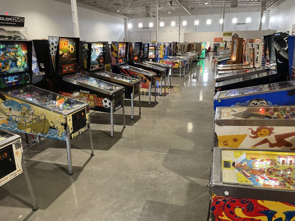 Pinball Hall of Fame: Las Vegas museum filled with hundreds of pinball  machines - ABC7 Los Angeles