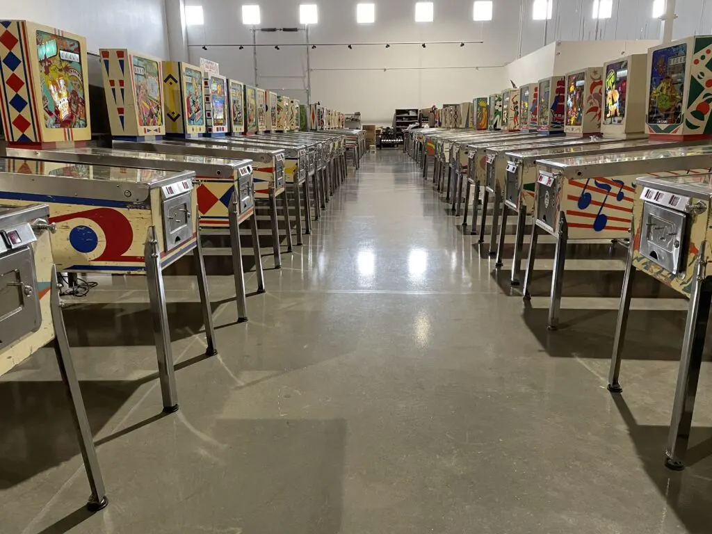 2 rows of pinball machines