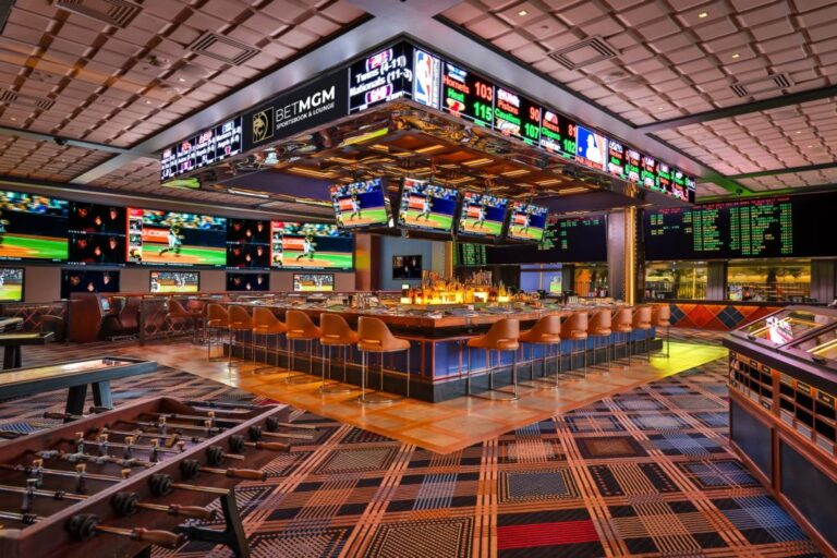 Best Sportsbooks in Vegas Big Screens & Great Atmosphere