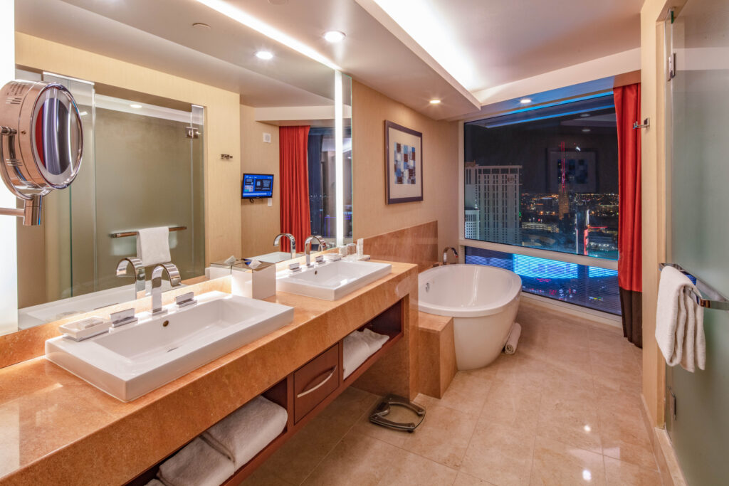 Whirlpool bath tub in Aria's Corner Suite