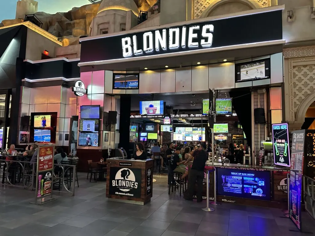 Exterior of Blondies in the MIracle Mile Shops.