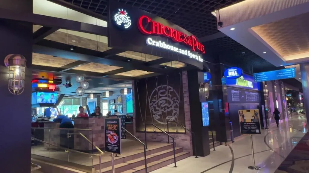 Exterior of Chickies and Petes.