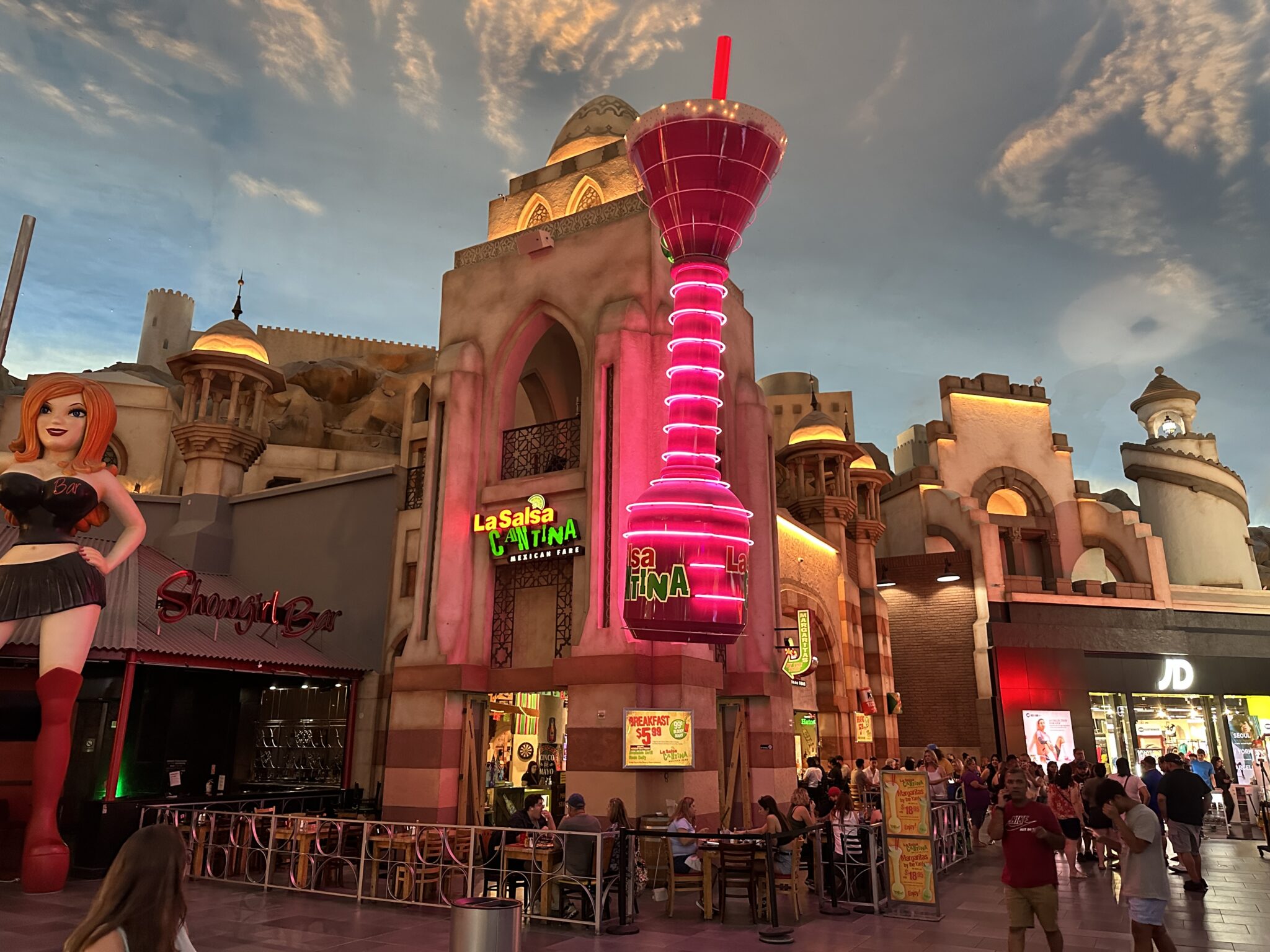 Cheap Drinks & Happy Hours on the Strip 2023