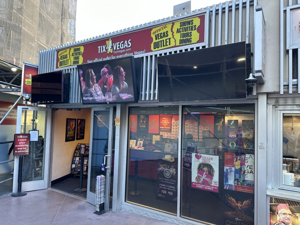 A Tix 4 Vegas stand in front of Horseshoe. 