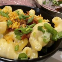 cropped-Bacon-Mac-and-Cheese-at-The-Bellagio-Buffet-scaled-e1634566466444.jpg