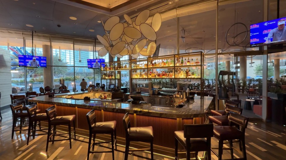 The bar at Vice Versa. 