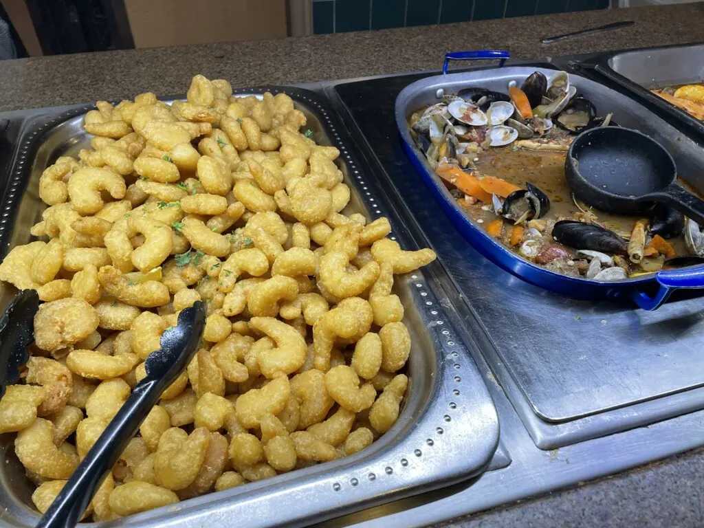 Fried Shrimp and Mussels in shell at the buffet