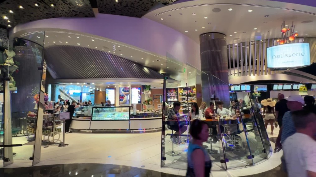 Exterior of Aria's Patisserie.