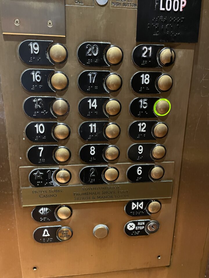 Circus Circus Las Vegas West Tower King Room Review