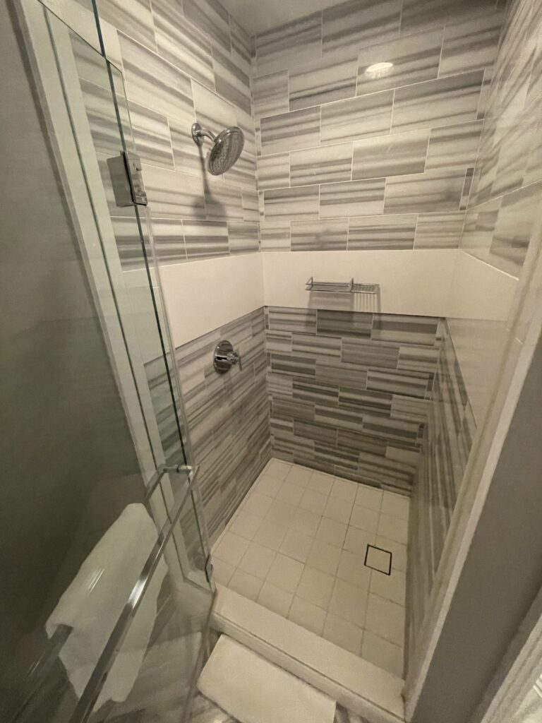 A closer look inside the shower. 