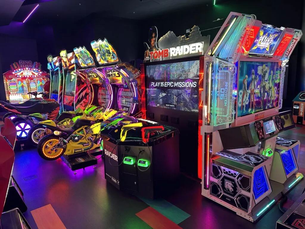 ARCADE AT THE HORSESHOE CENTER STRIP - 98 Photos & 84 Reviews