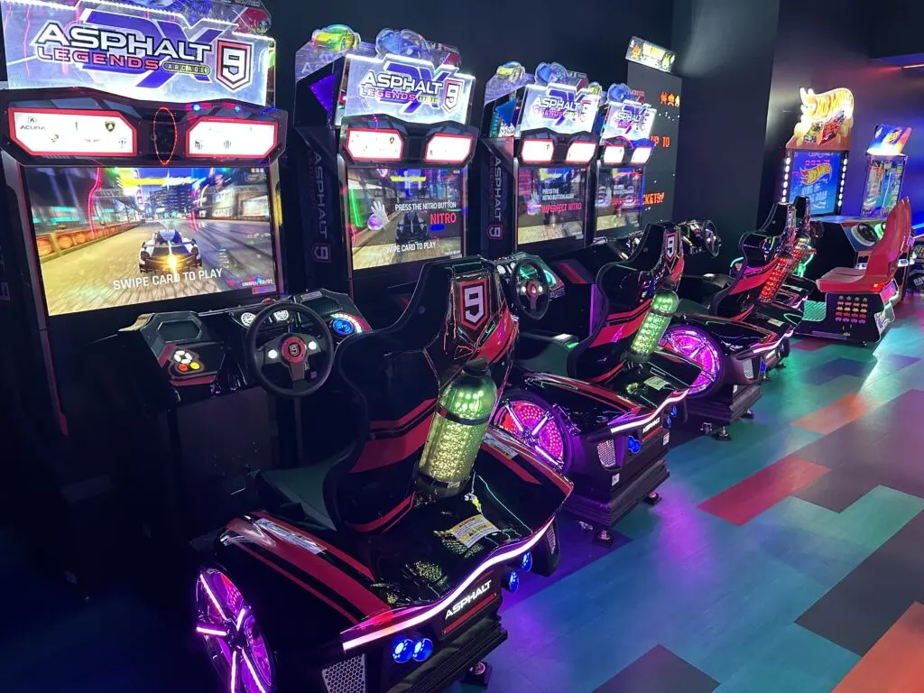 ARCADE AT THE HORSESHOE CENTER STRIP - 98 Photos & 84 Reviews