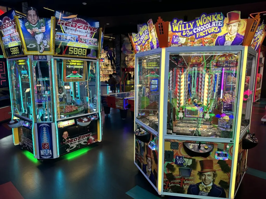 ARCADE AT THE HORSESHOE CENTER STRIP - 98 Photos & 84 Reviews