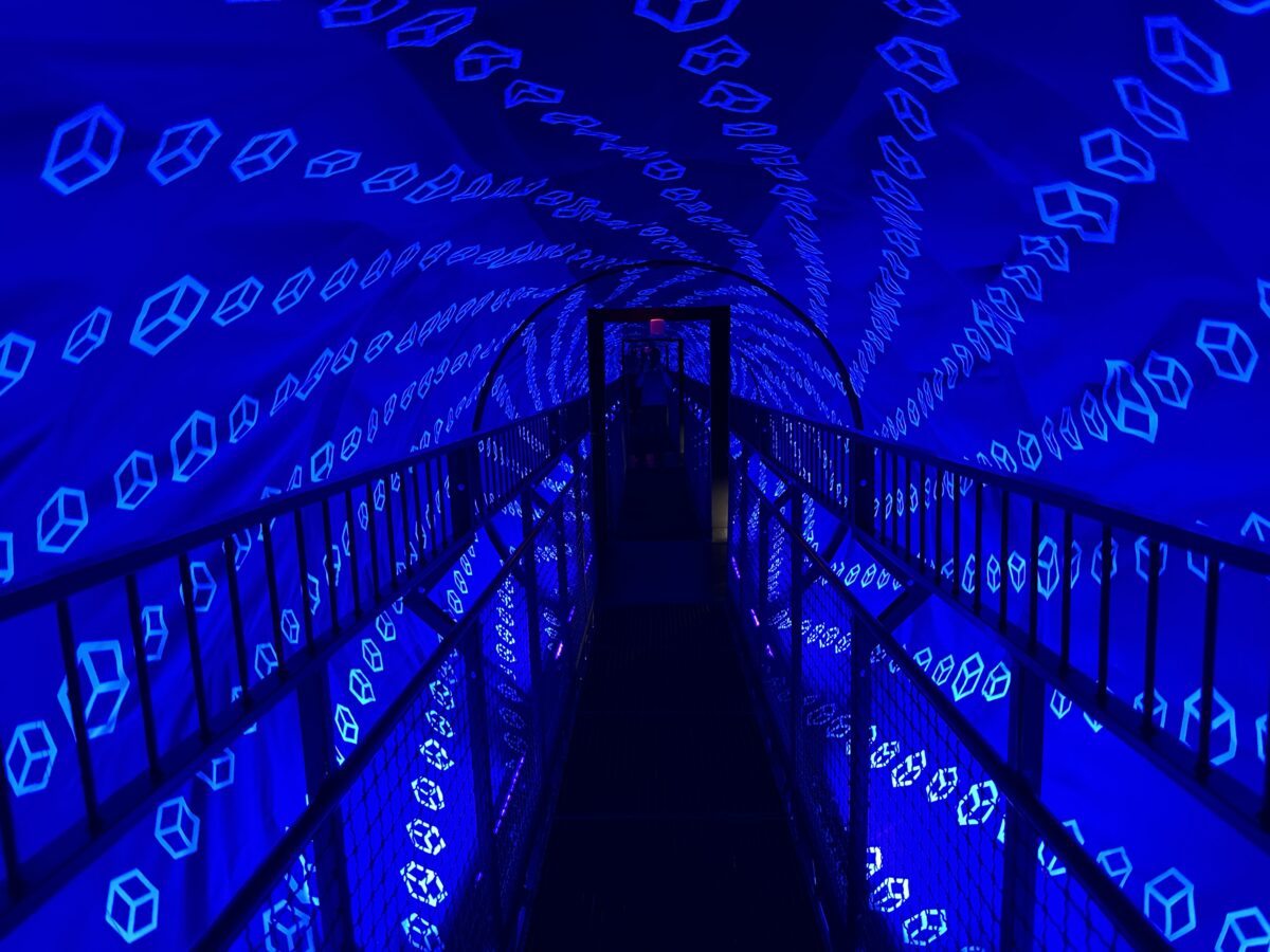 Review Of The *Mind-Bending* Museum Of Illusions in Vegas