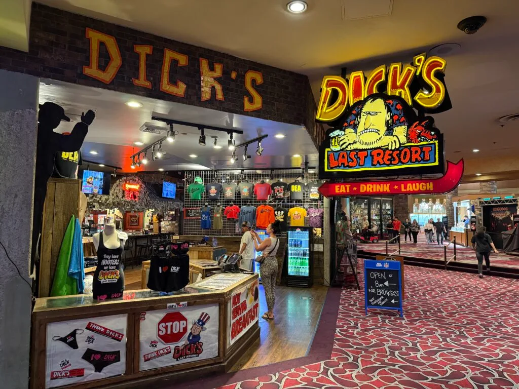 Exterior of Dick's Last Resort at Excalibur.