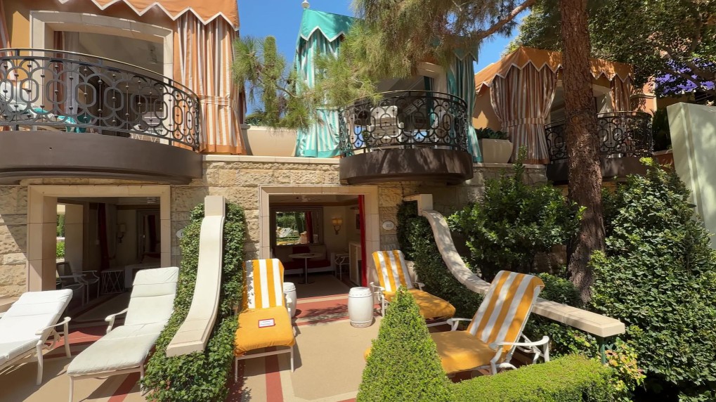 2 stories of cabanas along Wynn's pool. 