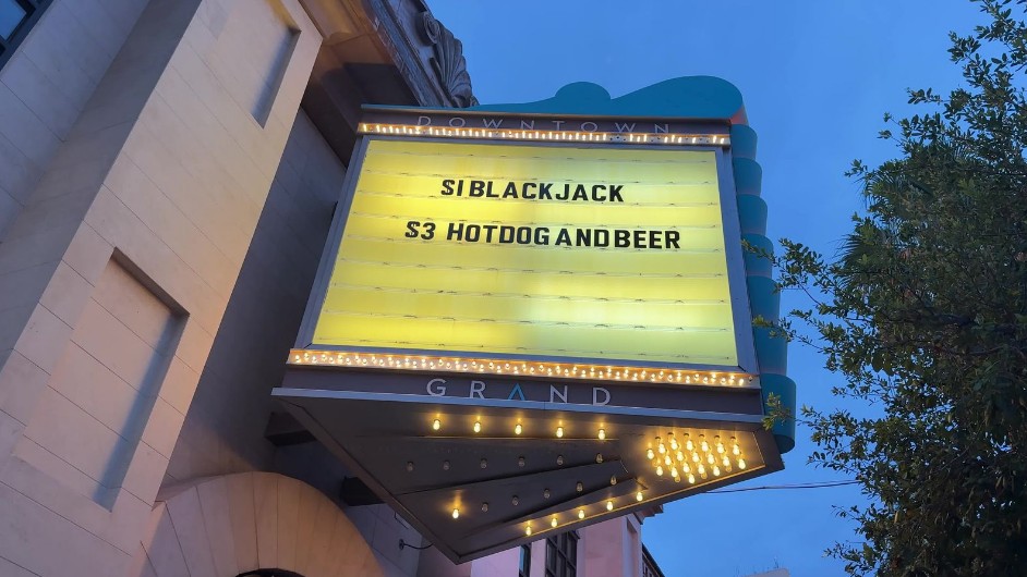 A sign advertising $1 Blackjack.