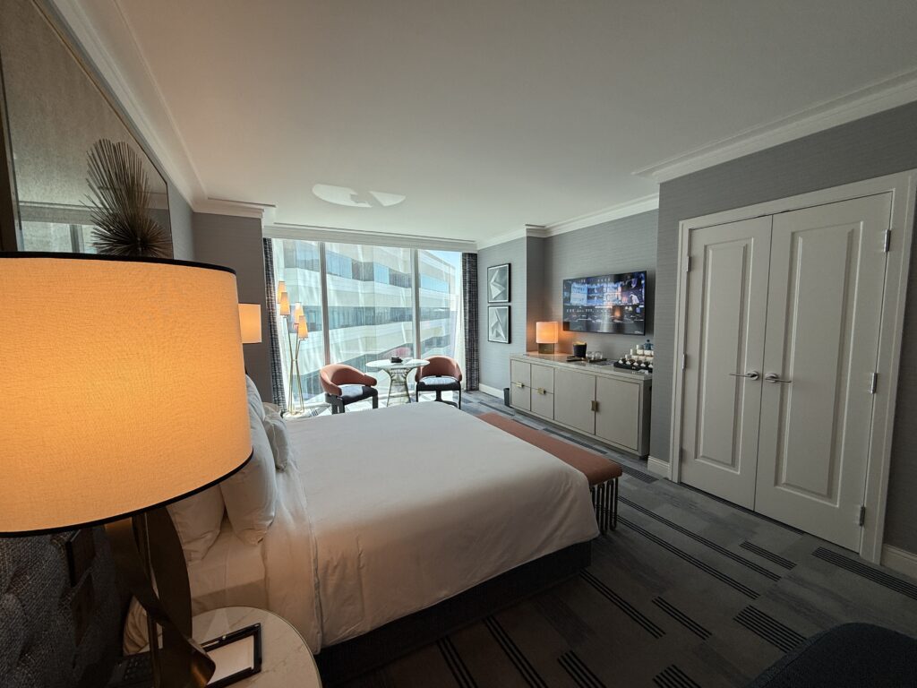 Another angle of the Bleau King with the king bed pointed at the TV.