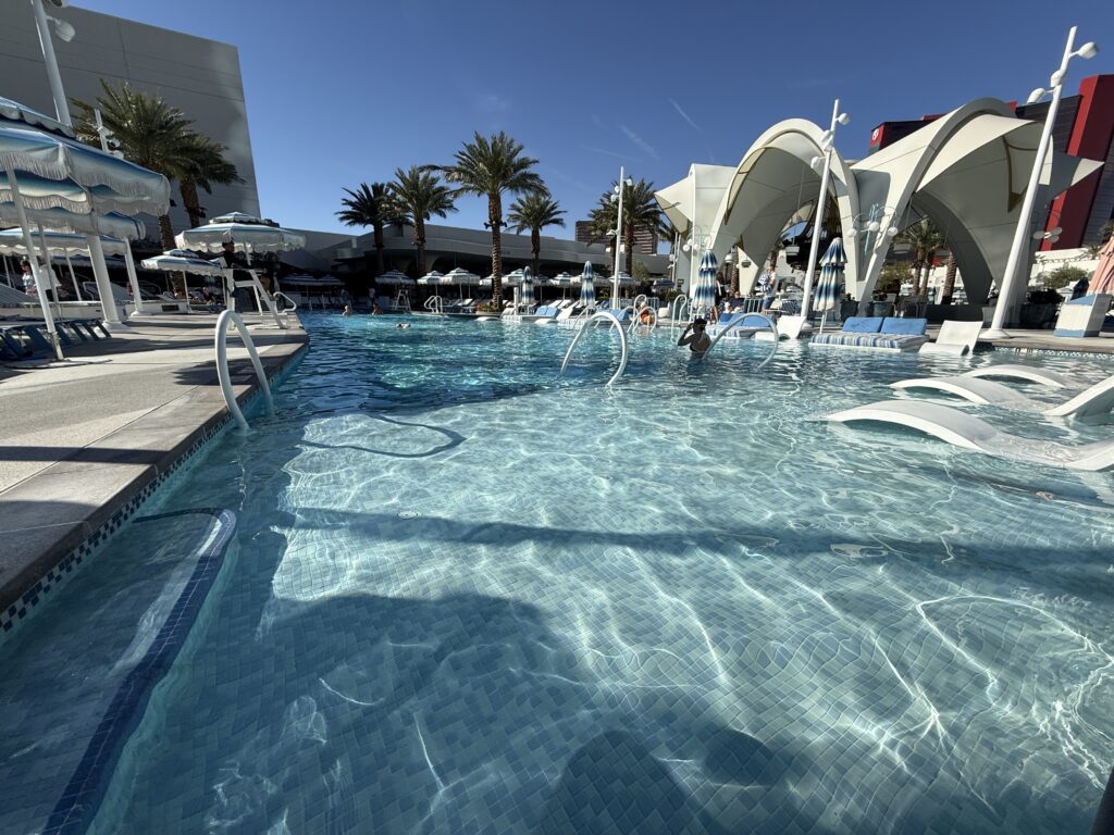 The pool, with the center bar in view. 