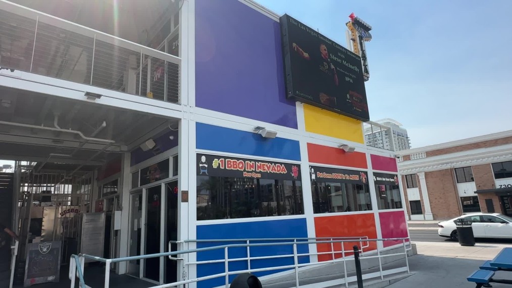 Exterior of Rick's Rollin' Smoke. 