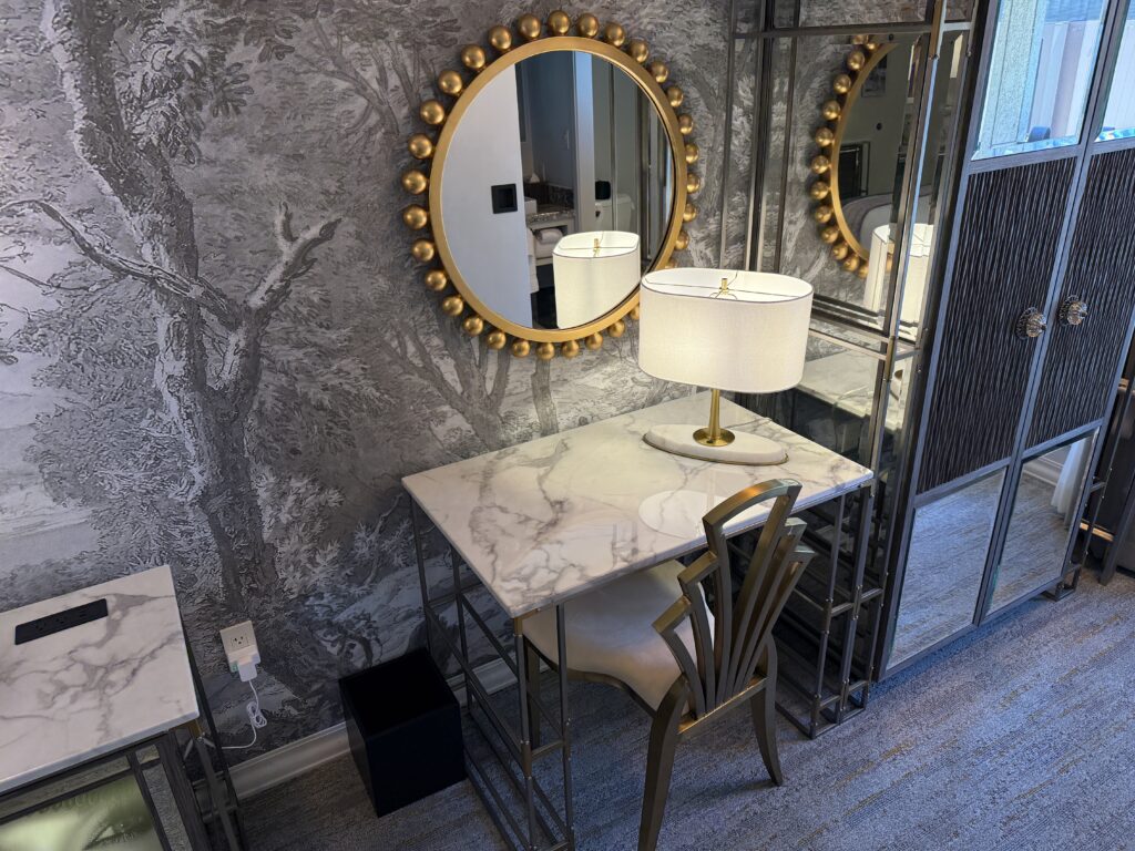 Powder stataion with a mirror mouted on the wall. 