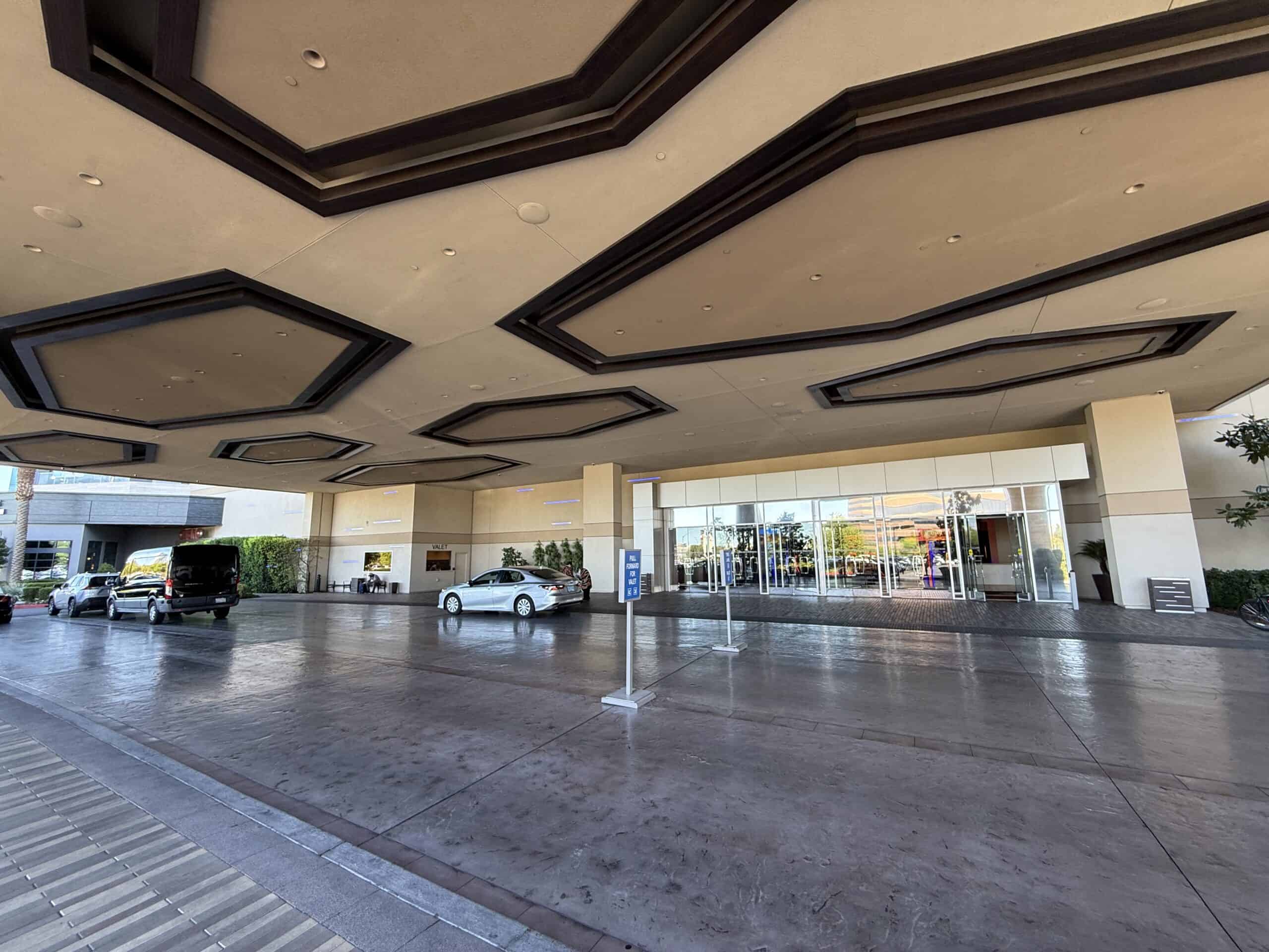 The porte cochere at Palace Station.